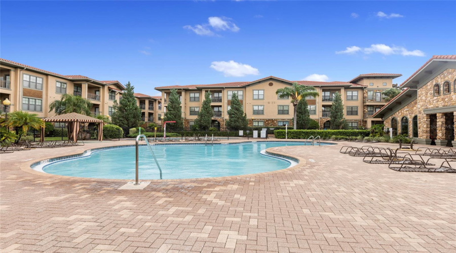 Davenport, Florida 33897, 4 Bedrooms Bedrooms, ,3 Bathroomsbathrooms,Residential,For Sale,Charo,Mfro6230423