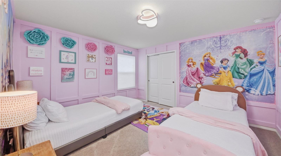 DAVENPORT, Florida 33897, 6 Bedrooms Bedrooms, ,4 BathroomsBathrooms,Residential,For Sale,LANA,0,MFRO6227570