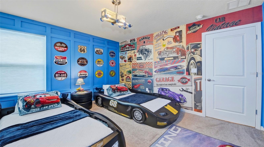 DAVENPORT, Florida 33897, 6 Bedrooms Bedrooms, ,4 BathroomsBathrooms,Residential,For Sale,LANA,0,MFRO6227570