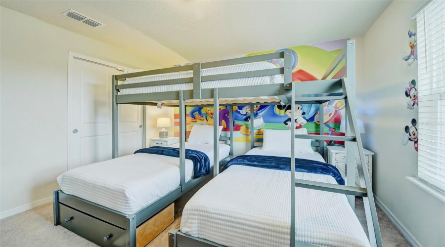 DAVENPORT, Florida 33897, 6 Bedrooms Bedrooms, ,4 BathroomsBathrooms,Residential,For Sale,LANA,0,MFRO6227570