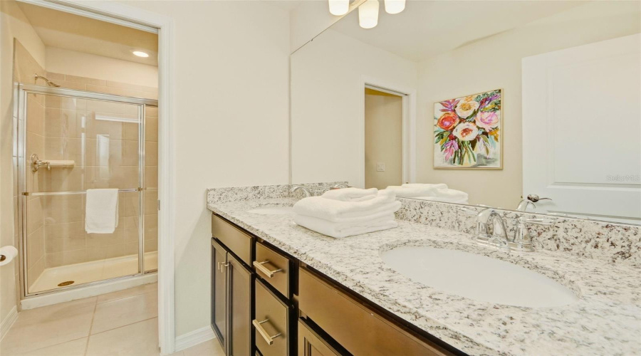 DAVENPORT, Florida 33897, 6 Bedrooms Bedrooms, ,4 BathroomsBathrooms,Residential,For Sale,LANA,0,MFRO6227570