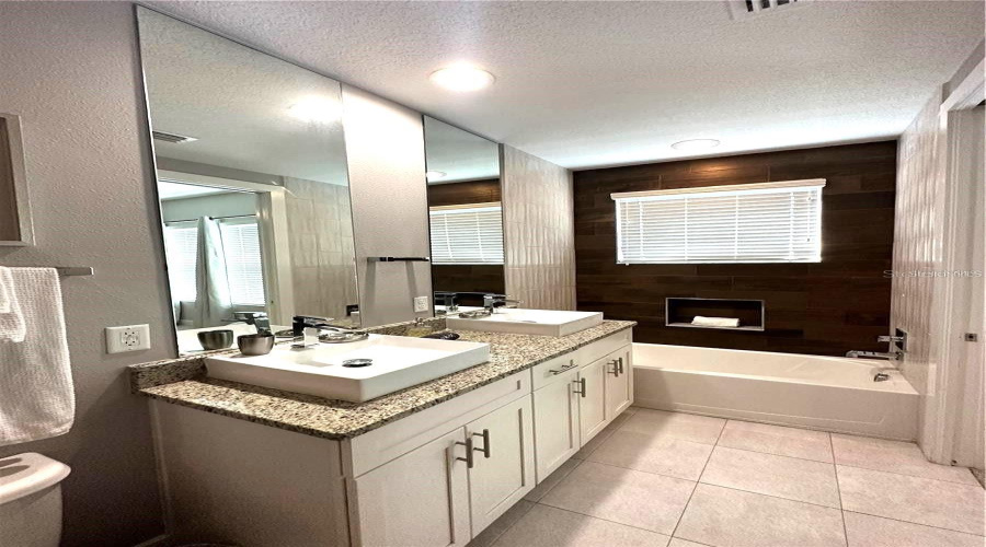 Kissimmee, Florida 34747, 3 Bedrooms Bedrooms, ,3 Bathroomsbathrooms,Residential,For Sale,Sunville,Mfro6231460