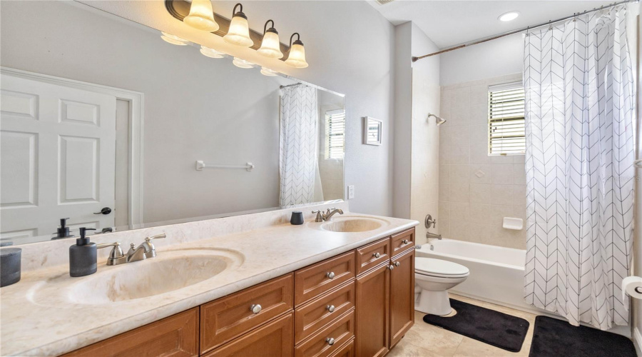 Reunion, Florida 34747, 5 Bedrooms Bedrooms, ,4 Bathroomsbathrooms,Residential,For Sale,Radiant,Mfro6231378