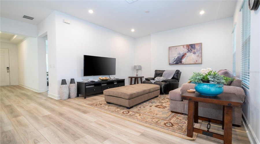 KISSIMMEE, Florida 34747, 4 Bedrooms Bedrooms, ,3 BathroomsBathrooms,Residential,For Sale,BARRIER COVE,0,MFRO6231577