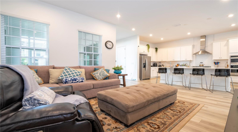 KISSIMMEE, Florida 34747, 4 Bedrooms Bedrooms, ,3 BathroomsBathrooms,Residential,For Sale,BARRIER COVE,0,MFRO6231577