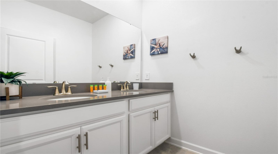 Davenport, Florida 33896, 5 Bedrooms Bedrooms, ,4 Bathroomsbathrooms,Residential,For Sale,Kingsbarn,Mfro6231896