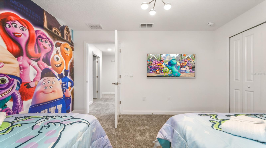 Davenport, Florida 33896, 5 Bedrooms Bedrooms, ,4 Bathroomsbathrooms,Residential,For Sale,Kingsbarn,Mfro6231896