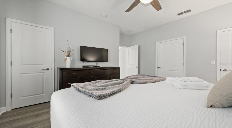 KISSIMMEE, Florida 34746, 4 Bedrooms Bedrooms, ,3 BathroomsBathrooms,Residential,For Sale,BRIER ROSE,0,MFRO6153815