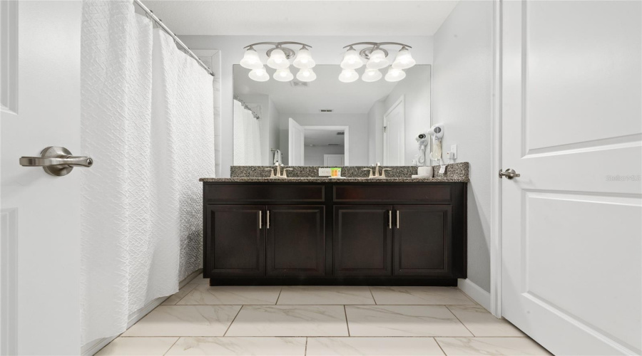 KISSIMMEE, Florida 34746, 4 Bedrooms Bedrooms, ,3 BathroomsBathrooms,Residential,For Sale,BRIER ROSE,0,MFRO6153815