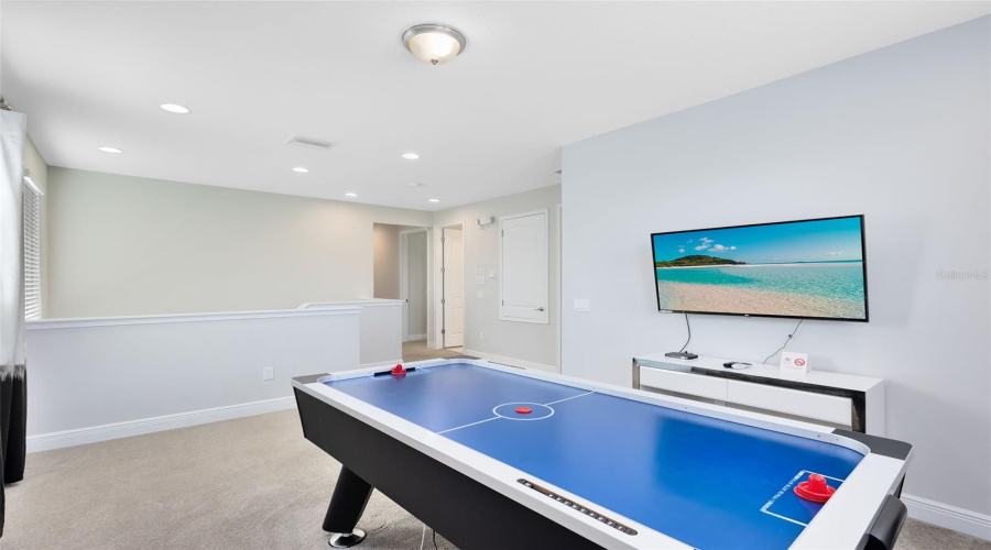 Game room in loft area or 2nd living room