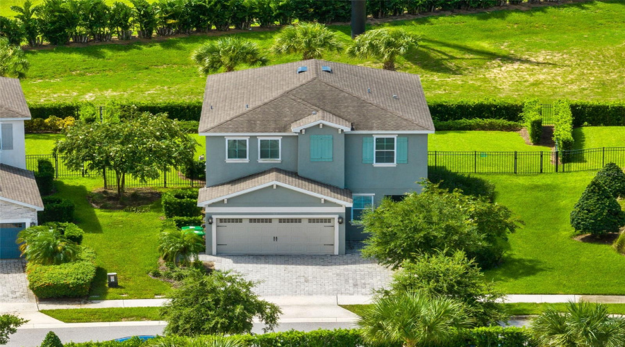 . It’s very close to Disney World, Orlando theme parks, shopping centers, and golf courses. Just what you are looking for in an ultimate family or friends’ vacation, living the Florida lifestyle! You can either live in this home full time, as a vacation home, or as a short- or long-term rental. No rear neighbors, and fenced!