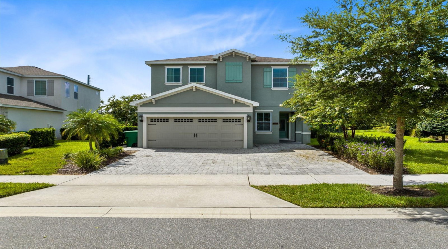 . It’s very close to Disney World, Orlando theme parks, shopping centers, and golf courses. Just what you are looking for in an ultimate family or friends’ vacation, living the Florida lifestyle! You can either live in this home full time, as a vacation home, or as a short- or long-term rental. No rear neighbors, and fenced!