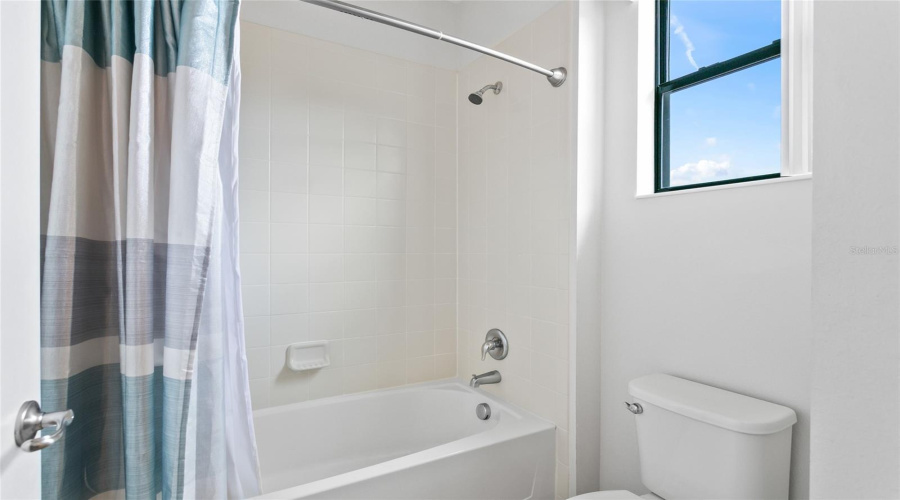Kissimmee, Florida 34746, 6 Bedrooms Bedrooms, ,4 Bathroomsbathrooms,Residential,For Sale,Bowfin,Mfrs5110517