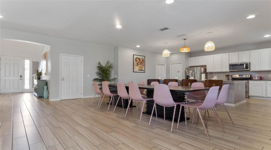 Davenport, Florida 33837, 11 Bedrooms Bedrooms, ,9 Bathroomsbathrooms,Residential,For Sale,Broad Oak,Mfro6147262