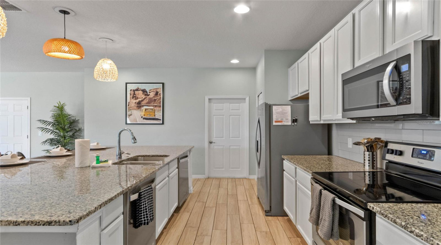 Davenport, Florida 33837, 11 Bedrooms Bedrooms, ,9 Bathroomsbathrooms,Residential,For Sale,Broad Oak,Mfro6147262