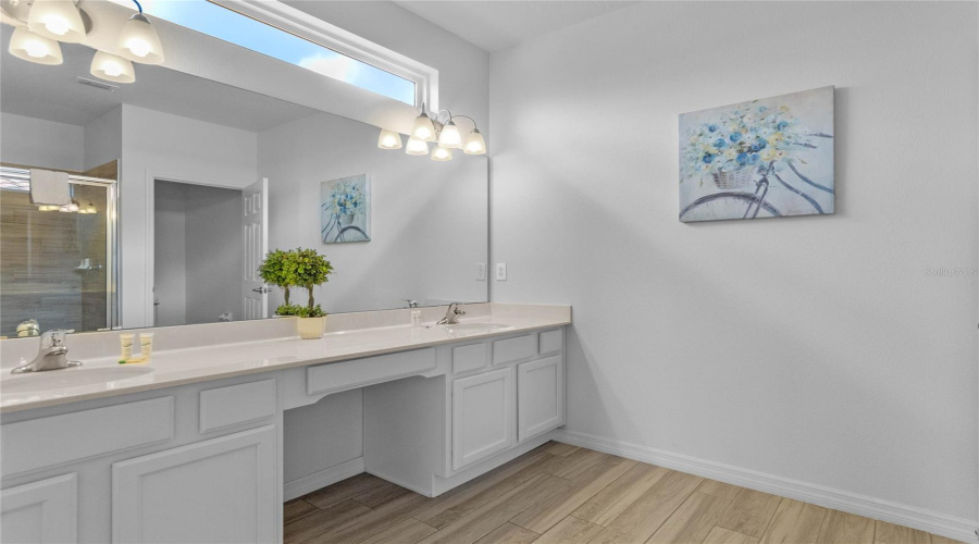 Davenport, Florida 33837, 11 Bedrooms Bedrooms, ,9 Bathroomsbathrooms,Residential,For Sale,Broad Oak,Mfro6147262
