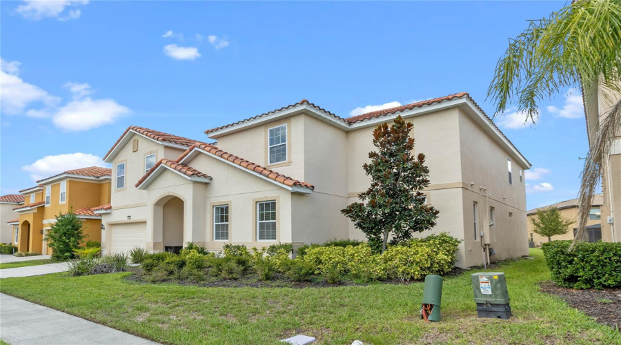Davenport, Florida 33837, 11 Bedrooms Bedrooms, ,9 Bathroomsbathrooms,Residential,For Sale,Broad Oak,Mfro6147262