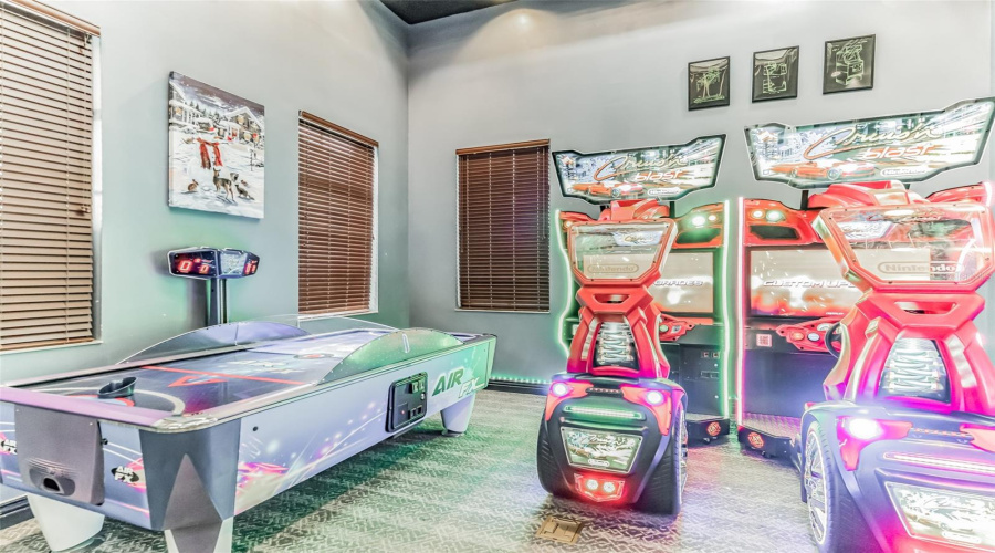 KISSIMMEE, Florida 34747, 5 Bedrooms Bedrooms, ,4 BathroomsBathrooms,Residential,For Sale,DUBAI,0,MFRO6233761