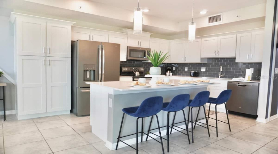 Kissimmee, Florida 34746, 2 Bedrooms Bedrooms, ,2 Bathroomsbathrooms,Residential,For Sale,Paradox,Mfro6233693