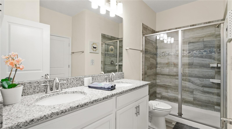 DAVENPORT, Florida 33896, 8 Bedrooms Bedrooms, ,5 BathroomsBathrooms,Residential,For Sale,HAZARD,0,MFRS5071787