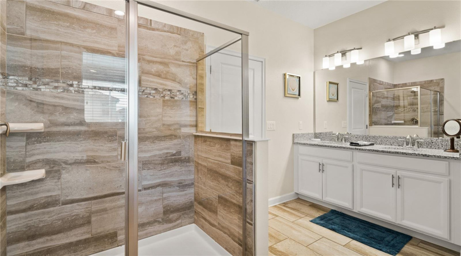 DAVENPORT, Florida 33896, 8 Bedrooms Bedrooms, ,5 BathroomsBathrooms,Residential,For Sale,HAZARD,0,MFRS5071787