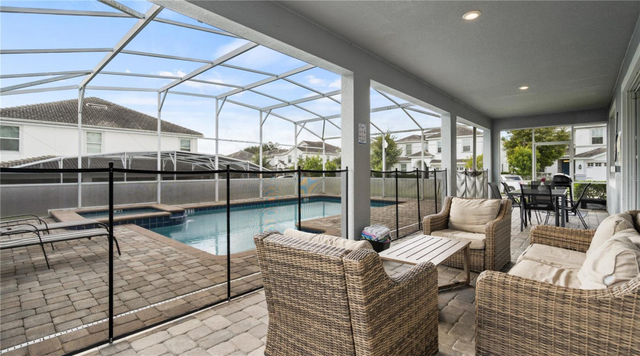 DAVENPORT, Florida 33896, 8 Bedrooms Bedrooms, ,5 BathroomsBathrooms,Residential,For Sale,HAZARD,0,MFRS5071787