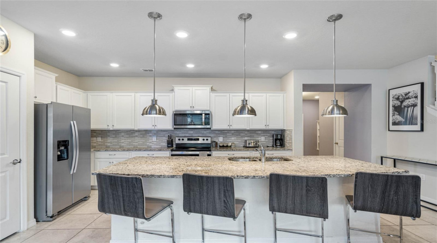 Davenport, Florida 33897, 5 Bedrooms Bedrooms, ,4 Bathroomsbathrooms,Residential,For Sale,Paradise,Mfro6229846