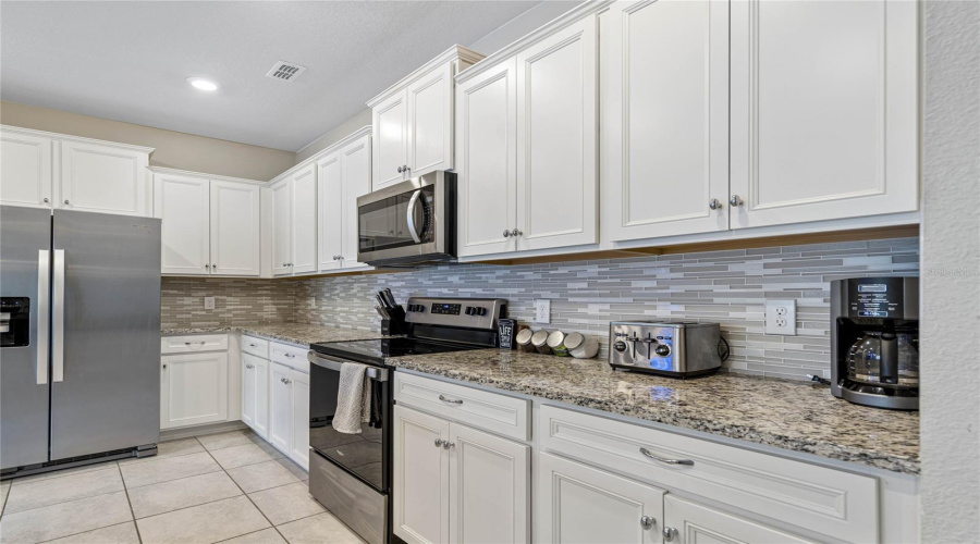 Davenport, Florida 33897, 5 Bedrooms Bedrooms, ,4 Bathroomsbathrooms,Residential,For Sale,Paradise,Mfro6229846