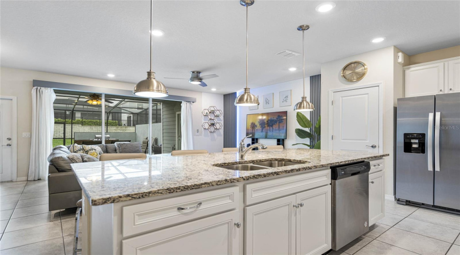 Davenport, Florida 33897, 5 Bedrooms Bedrooms, ,4 Bathroomsbathrooms,Residential,For Sale,Paradise,Mfro6229846