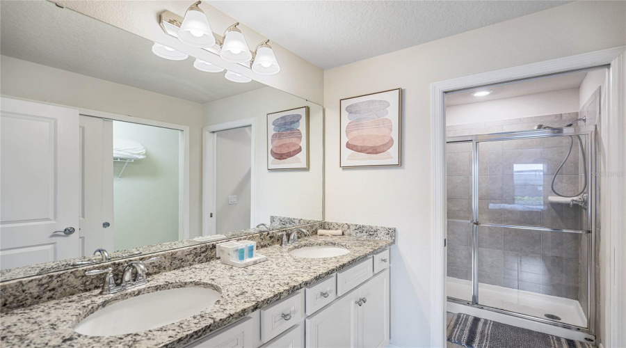 Davenport, Florida 33897, 5 Bedrooms Bedrooms, ,4 Bathroomsbathrooms,Residential,For Sale,Paradise,Mfro6229846