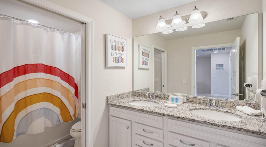 Davenport, Florida 33897, 5 Bedrooms Bedrooms, ,4 Bathroomsbathrooms,Residential,For Sale,Paradise,Mfro6229846