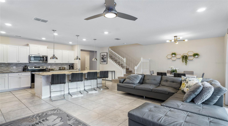 Davenport, Florida 33897, 5 Bedrooms Bedrooms, ,4 Bathroomsbathrooms,Residential,For Sale,Paradise,Mfro6229846