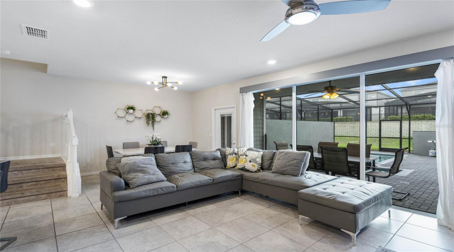 Davenport, Florida 33897, 5 Bedrooms Bedrooms, ,4 Bathroomsbathrooms,Residential,For Sale,Paradise,Mfro6229846