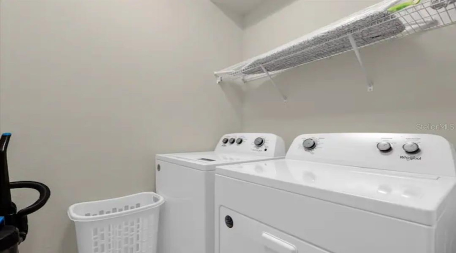 Davenport, Florida 33897, 7 Bedrooms Bedrooms, ,5 Bathroomsbathrooms,Residential,For Sale,Kaipo,Mfro6233962