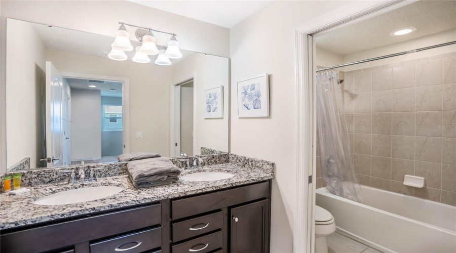 Kissimmee, Florida 34747, 5 Bedrooms Bedrooms, ,4 Bathroomsbathrooms,Residential,For Sale,Dubai,Mfro6235219