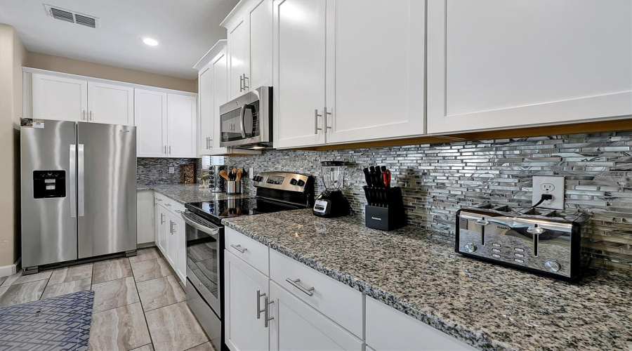 Davenport, Florida 33837, 5 Bedrooms Bedrooms, ,5 Bathroomsbathrooms,Residential,For Sale,Solterra,Mfro6233714