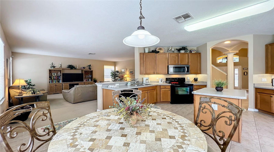 Davenport, Florida 33837, 5 Bedrooms Bedrooms, ,4 Bathroomsbathrooms,Residential,For Sale,Orange Cosmos,Mfrs5109773