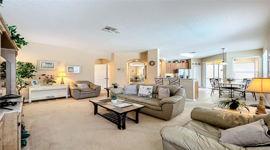 Davenport, Florida 33837, 5 Bedrooms Bedrooms, ,4 Bathroomsbathrooms,Residential,For Sale,Orange Cosmos,Mfrs5109773