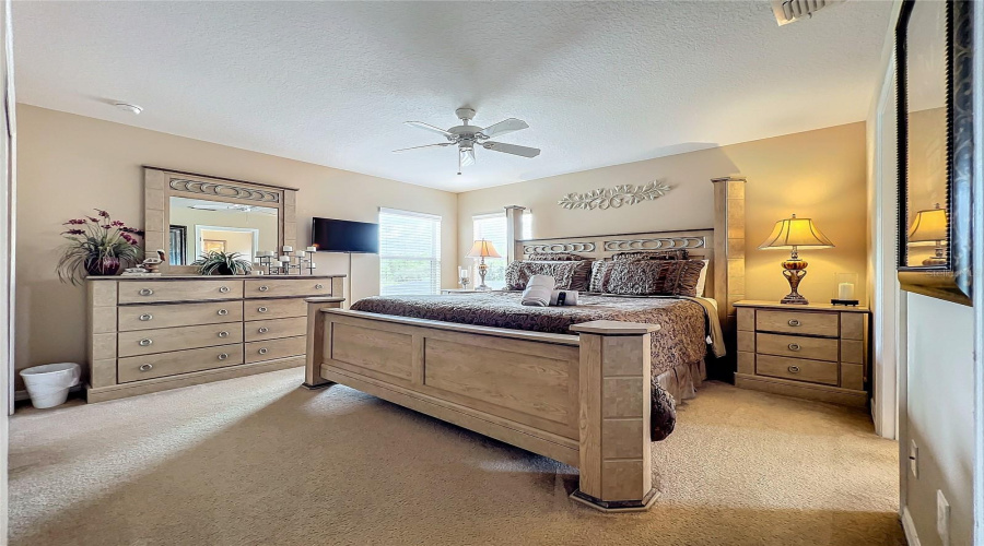 Davenport, Florida 33837, 5 Bedrooms Bedrooms, ,4 Bathroomsbathrooms,Residential,For Sale,Orange Cosmos,Mfrs5109773