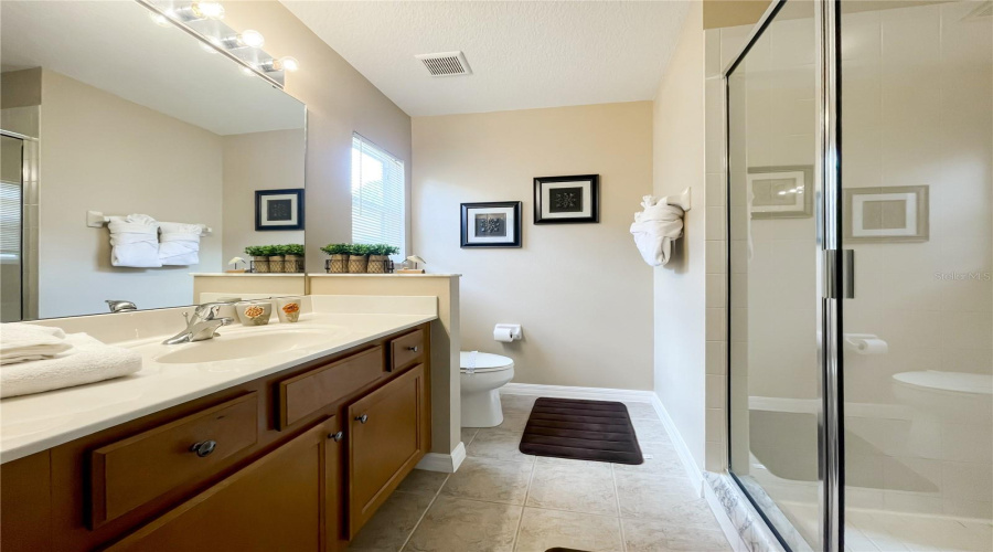 Davenport, Florida 33837, 5 Bedrooms Bedrooms, ,4 Bathroomsbathrooms,Residential,For Sale,Orange Cosmos,Mfrs5109773