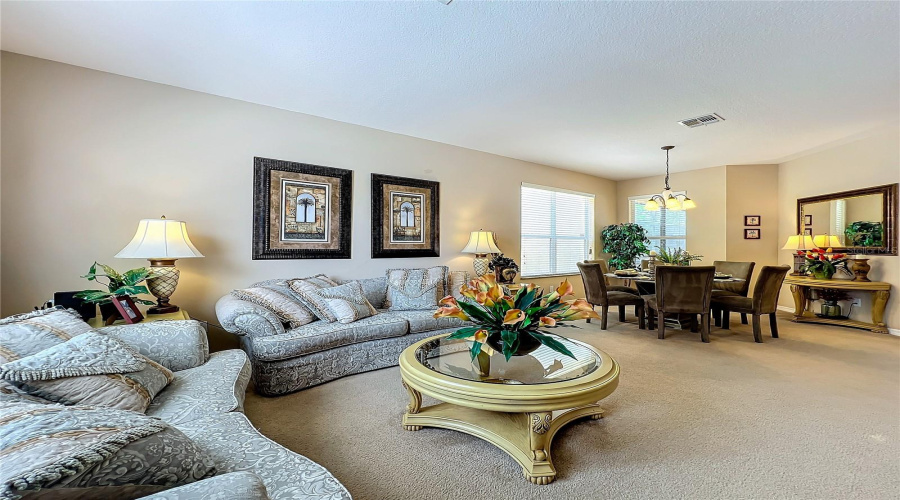 Davenport, Florida 33837, 5 Bedrooms Bedrooms, ,4 Bathroomsbathrooms,Residential,For Sale,Orange Cosmos,Mfrs5109773