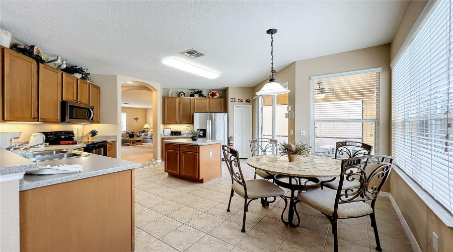 Davenport, Florida 33837, 5 Bedrooms Bedrooms, ,4 Bathroomsbathrooms,Residential,For Sale,Orange Cosmos,Mfrs5109773