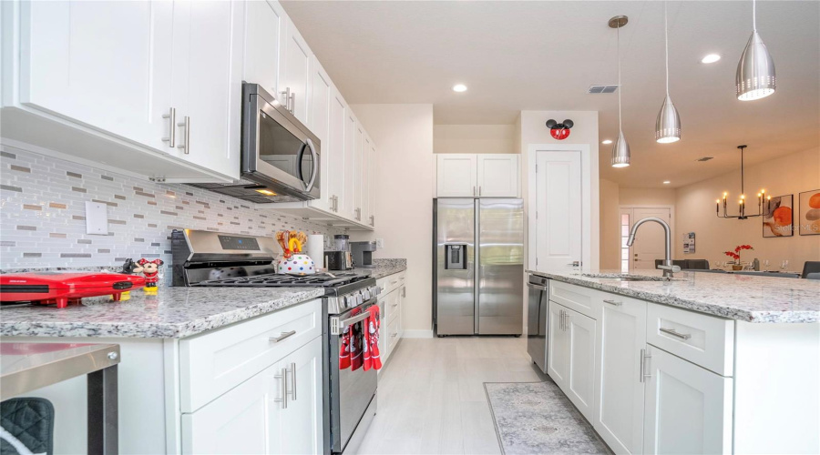 KISSIMMEE, Florida 34747, 5 Bedrooms Bedrooms, ,5 BathroomsBathrooms,Residential,For Sale,SUNFLOWER,0,MFRO6235155