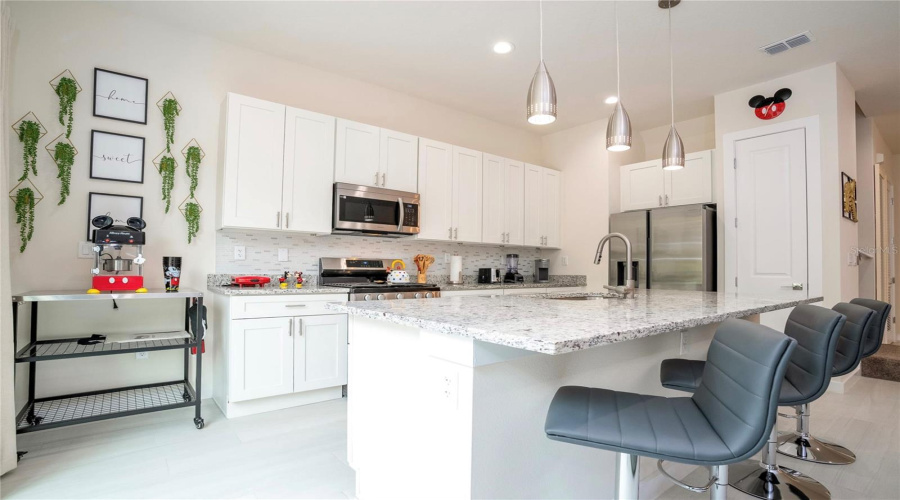 KISSIMMEE, Florida 34747, 5 Bedrooms Bedrooms, ,5 BathroomsBathrooms,Residential,For Sale,SUNFLOWER,0,MFRO6235155