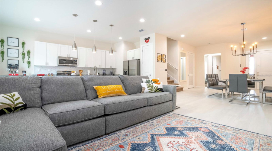 KISSIMMEE, Florida 34747, 5 Bedrooms Bedrooms, ,5 BathroomsBathrooms,Residential,For Sale,SUNFLOWER,0,MFRO6235155