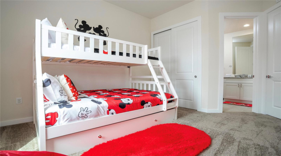 KISSIMMEE, Florida 34747, 5 Bedrooms Bedrooms, ,5 BathroomsBathrooms,Residential,For Sale,SUNFLOWER,0,MFRO6235155