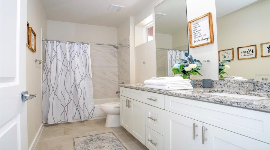 KISSIMMEE, Florida 34747, 5 Bedrooms Bedrooms, ,5 BathroomsBathrooms,Residential,For Sale,SUNFLOWER,0,MFRO6235155