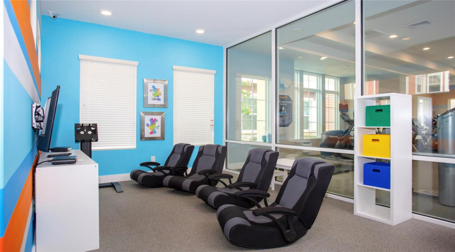 KISSIMMEE, Florida 34747, 5 Bedrooms Bedrooms, ,5 BathroomsBathrooms,Residential,For Sale,SUNFLOWER,0,MFRO6235155