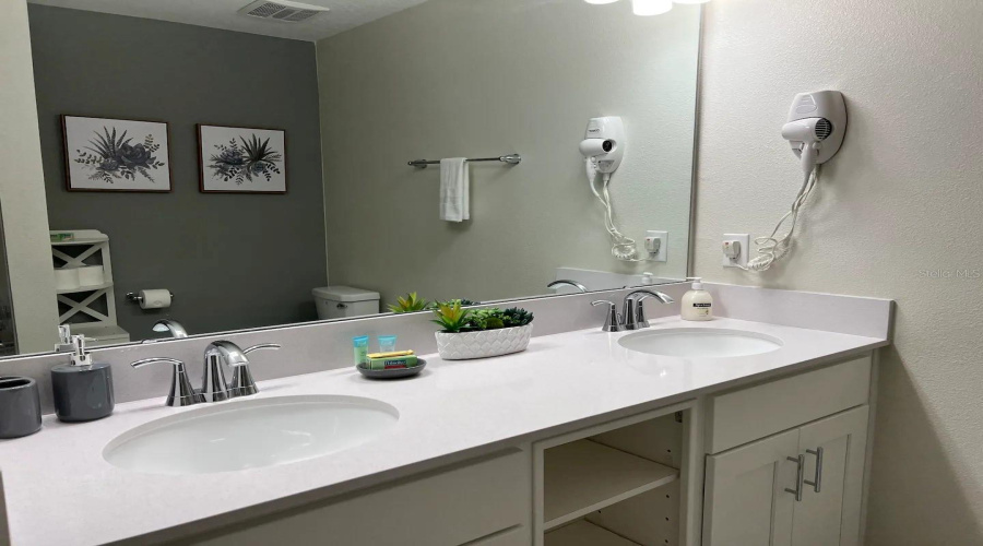 KISSIMMEE, Florida 34746, 3 Bedrooms Bedrooms, ,2 BathroomsBathrooms,Residential,For Sale,PARADOX,0,MFRO6234222