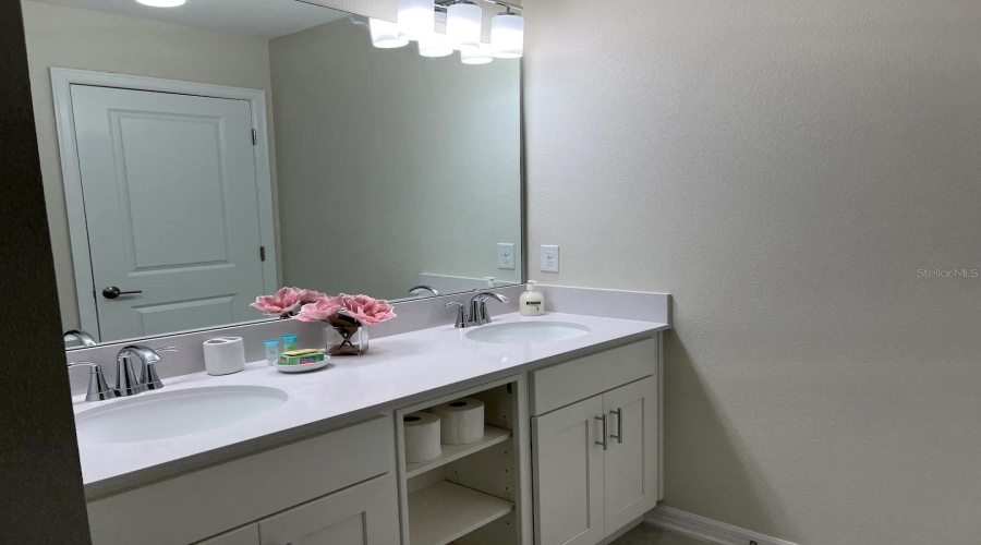 KISSIMMEE, Florida 34746, 3 Bedrooms Bedrooms, ,2 BathroomsBathrooms,Residential,For Sale,PARADOX,0,MFRO6234222